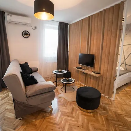 Royal Apartment Backa Palanka Exterior photo