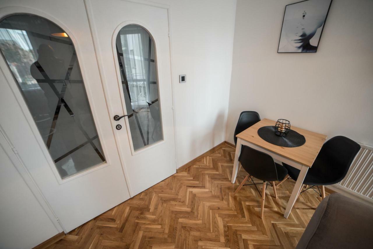 Royal Apartment *